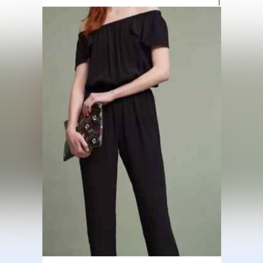 BEACHGOLD Elegant Black Garment